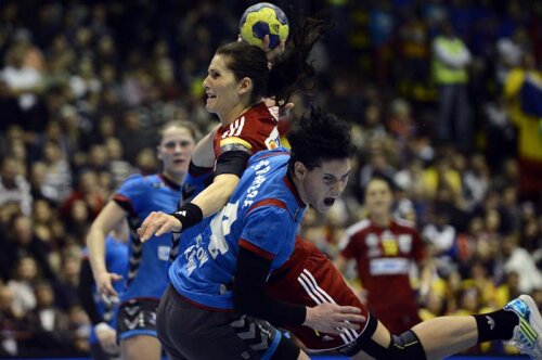 Adina Meiroşu a jucat ieri foarte bine, fiind folosită atît inter stînga, cît şi pe centru.