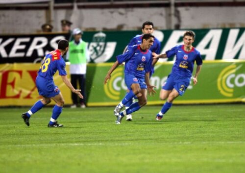 În 2006, golul lui Bănel Nicoliţă cu Rapid, 1-1, asigura calificarea Stelei în semifinalele Cupei UEFA