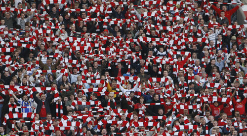 Old Trafford poate găzdui 76.000 de spectatori