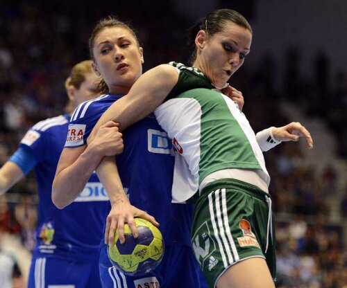 Anita Gorbicz într-un duel cu Iulia Managarova în meciul de sîmbăta trecută // Foto: Alex Nicodim