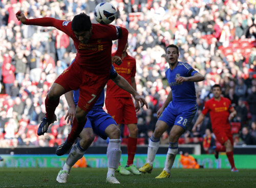 Salvarea lui Liverpool. Suarez nu-i lasă nici o șansă portarului Cech: 2-2 // Reuters