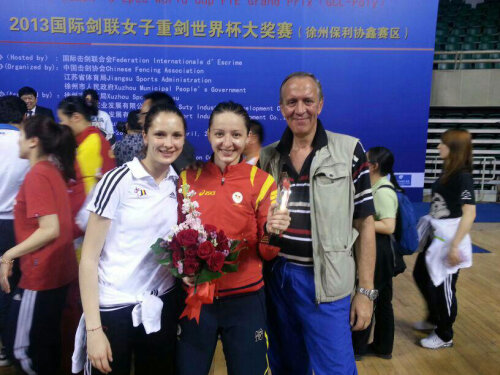 Ana Maria, cu trofeul cucerit în China