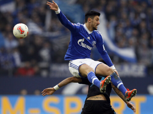 Ciprian Marica a jucat rareori bine la Schalke. A fost mai mult în aer // Foto: Reuters