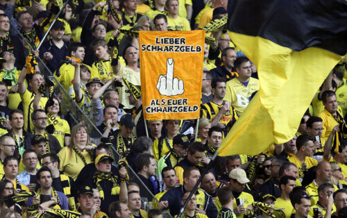 Fanii Dortmundului l-au mai atacat pe Honess: 