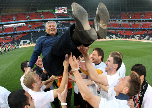 Mircea Lucescu încheie triumfător al nouălea sezon la Șahtior // Foto: AFP/MediafaxFoto