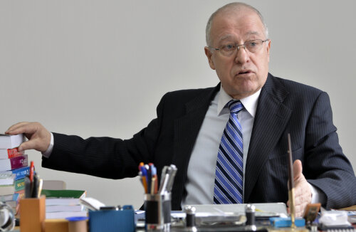 Anghelache a colaborat și cu Mircea Lucescu la Dinamo, la finele anilor '80