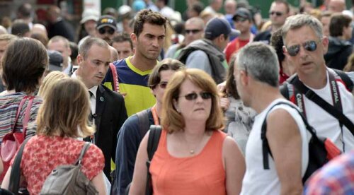 Horia Tecău, în tumultul aleilor de la Roland Garros // Foto: Raed Krishan