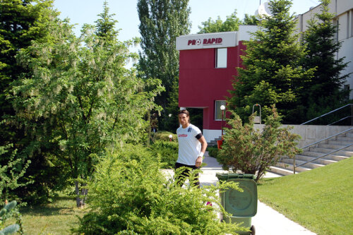 Baza de la Pro Rapid a fost finalizată la sfîrșitul anilor '90 și a costat aproape două milioane de dolari