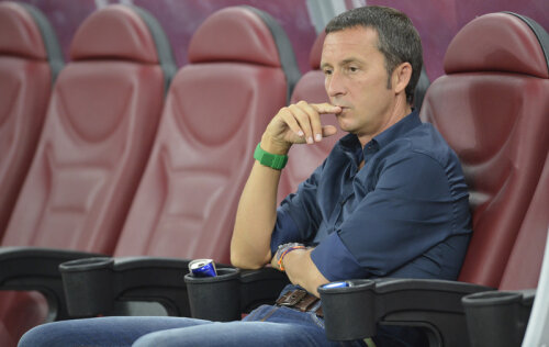 MM nu a plecat alături de jucători în cantonamentul din Austria.