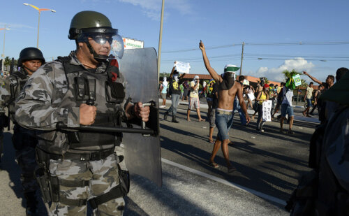 De aproape două săptămîni, luptele de stradă din Brazilia pun în pericol Cupa Confederațiilor