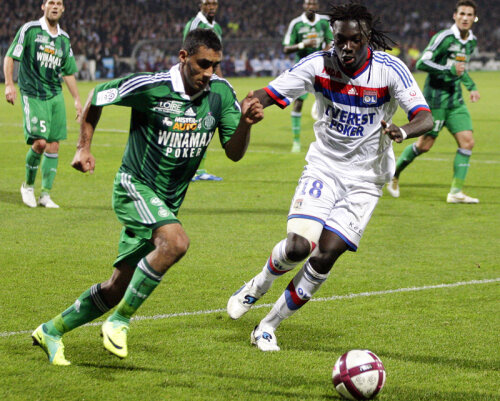 Bănel (stînga) are contract la St. Etienne pînă în 2014, cu 450.000 de euro salariu anual // Foto: Reuters