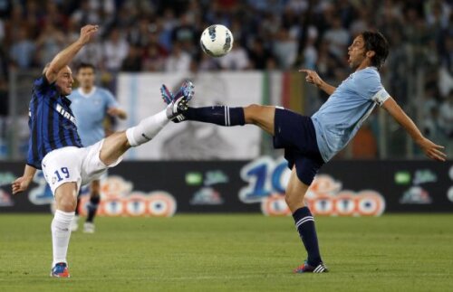 Mauri (dreapta) a dat 80 de
telefoane mafioților în 3 ore
ca să aranjeze rezultatele