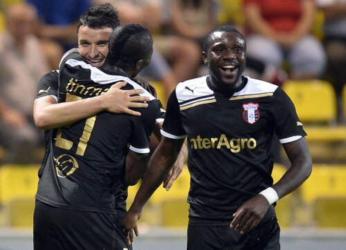 Felicitat de Fatai și de Tembo, Budescu (plan secund) a avut aseară o prestație fabuloasă