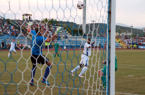 Adus în urmă cu 3 săptămîni de la Gaz Metan, Breeveld a marcat ieri primul său gol pentru olteni // Foto: Alin Peptan (Sport în Gorj)