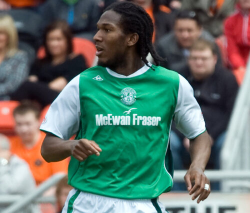 Thicot a evoluat sezonul trecut pentru Naval, în liga portugheză, pentru care a reușit 3 goluri în 42 de partide