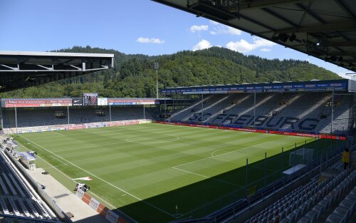 Dreisamstadion a fost prima arenă din Bundesliga dotată cu panouri solare ce asigură electricitate tuturor utilităților