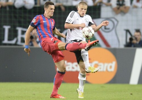 Gardoş, care va împlini 25 de ani pe 29 octombrie, mai are contract cu Steaua pînă în iunie 2015