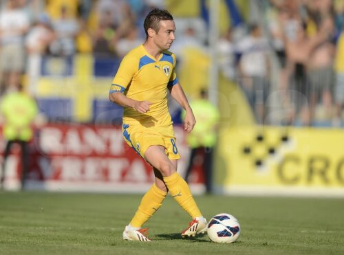 Damien Boudjemaa, în meciul tur contra celor de la Vitesse, scor 1-1