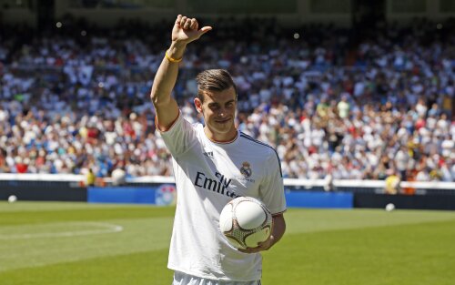 Gareth Bale a fost prezentat oficial luni la Real Madrid drept achiziţia galactică din acest sezon