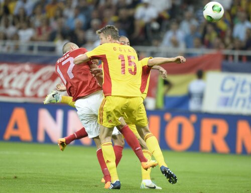 Burak Yilmaz a înscris dintre Goian și Chiricheș pentru 1-0, iar turcii s-au prăvălit apoi într-un meleu al bucuriei