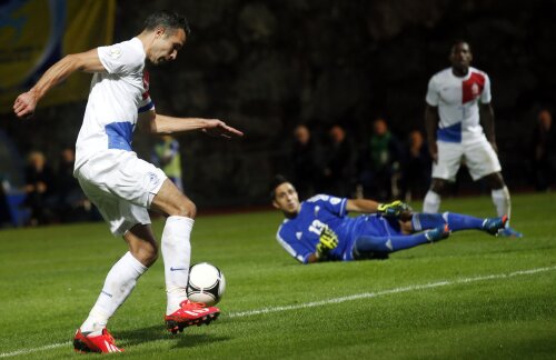 Golurile lui Van Persie au decis meciul cu Andorra