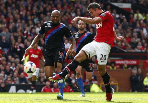 Van Persie (3 goluri în 4 meciuri la Man. United) a mai ridicat media de goluri // Foto: Reuters