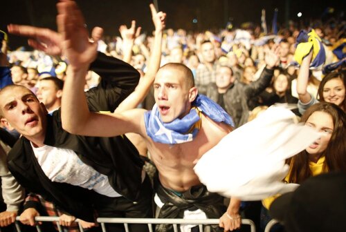 Doar furioşii musulmani au sărbătorit calificarea Bosniei. La Sarajevo, o capitală dominată de comunitatea musulmană