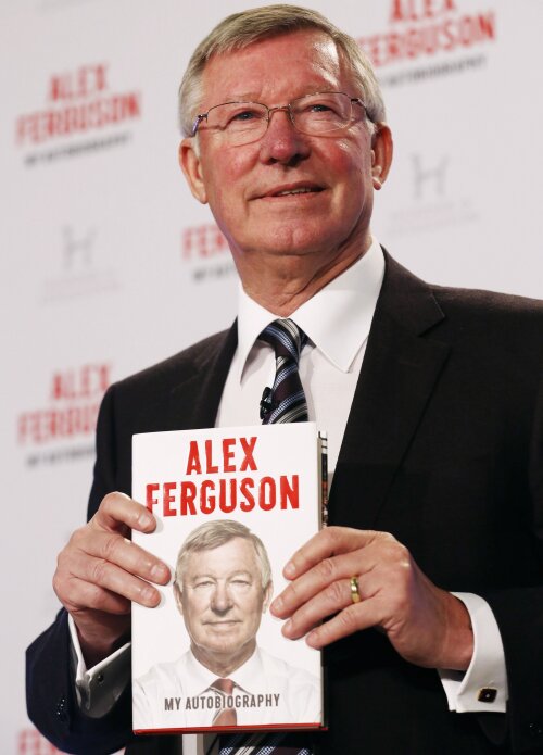 Alex Ferguson şi cartea care a învolburat deja insula britanică // Foto: Reuters