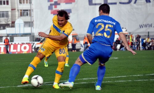 Teixeira (dreapta) a contribuit decisiv la victoria prahovenilor // Foto: Ionuț Tabultoc (Botoșani)