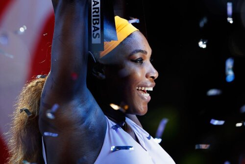 Serena, 32 de ani, ridică trofeul cu numărul 57 al carierei, al 11-lea din acest an
