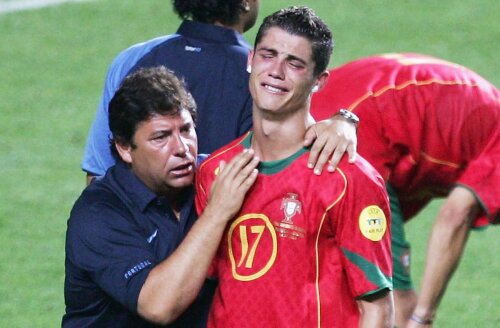 Cristiano Ronaldo, căpitanul Portugaliei, într-un moment de suferinţă la 
