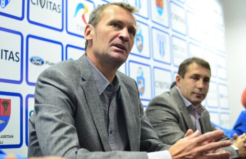 Craioveanu a fost golgeterul României, în 1994 și 1995. A jucat patru ani pentru Universitatea, marcînd de 60 de ori în 130 de meciuri