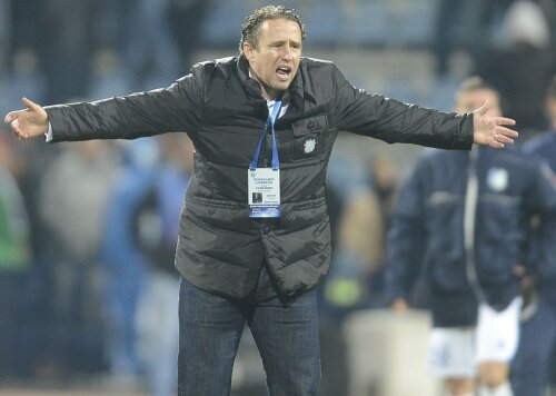 În tradiționala Anchetă a Gazetei Sporturilor pe 2013, Reghecampf a ocupat primul loc, în fața lui Mircea Lucescu, a lui Contra și a lui Dan Petrescu