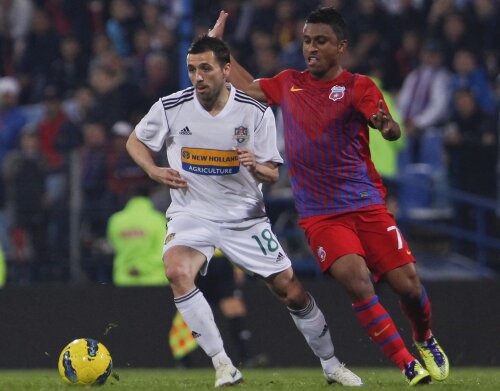 Sînmărtean joacă la Vaslui din ianuarie 2010, cînd a fost adus de la Bistrița în schimbul sumei de 100.000 de dolari