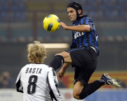 Venit la Inter în august 2007, Chivu (dreapta) mai are contract cu nerazzurrii pînă în vară // Foto: Reuters