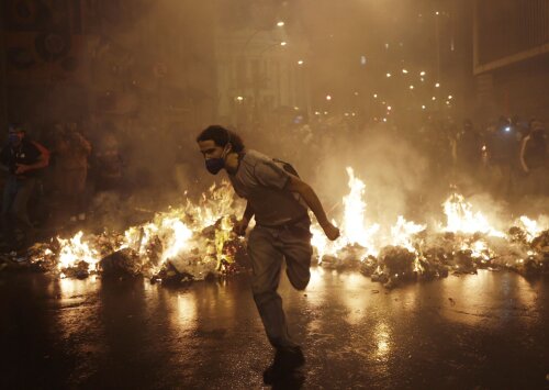 Protestele continuă și-n acest week-end, la Sao Paulo, Brasilia, Cuiaba, Natal și Fortaleza // Foto: Reuters
