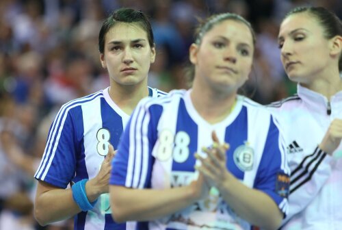 Cristina Neagu avea lacrimi în ochi la finalul meciului cu Gyor // Foto: Marius Ionescu