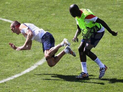 Arjen Robben și Bruno Martins în duel, foto: reuters