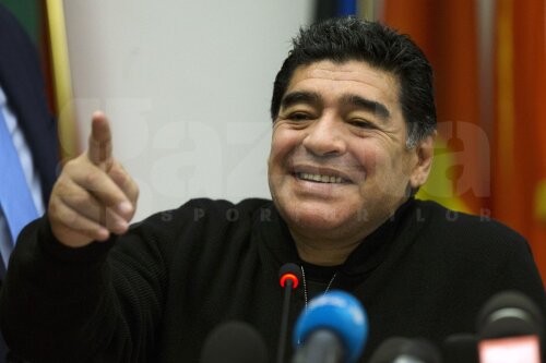 Diego Maradona s-a unit vocilor care îl critică vehement pe Blatter
