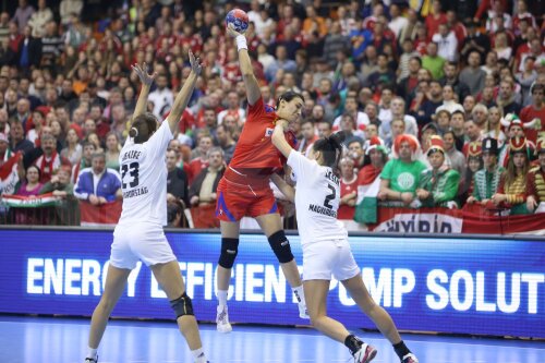 Cristina Neagu a revenit în echipa naţională, duminică, în partida cu Belarus // Foto: Marius Ionescu