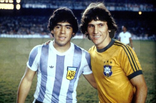 Maradona (stînga) și Zico, “perlele” Americii de Sud ajunse în Europa după CM '82: primul stabilise recordul de transfer al vremii, 7,6 milioane de euro, de la Boca la Barcelona