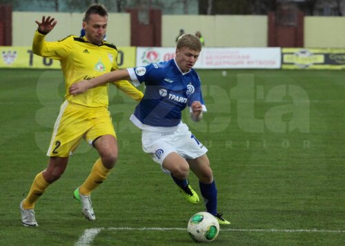 Korzun (în albastru) e marele talent al lui Dinamo: la 19 ani, are deja 26 de meciuri în prima ligă