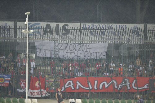 Banner-ul afişat de ultraşii lui ŢSKA Sofia sîmbătă seara, la derby-ul de la Razgrad, cu Ludogoreţ // Foto: Raed Krishan