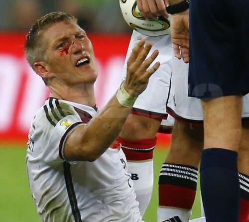 Schweinsteiger a suferit și-n finală, suferă și acum pentru titlul cucerit în Brazilia