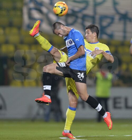 Meciul a abundat în intervenții pe cît de acrobatice, pe atît de periculoase