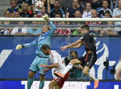 Nici Lewandowski, numărul 9, nu l-a putut învinge pe portarul Drobny // Foto: Reuters