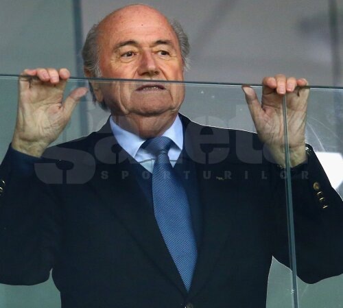 Blatter, agăţîndu-se de geam şi de putere // Foto: Guliver/GettyImages