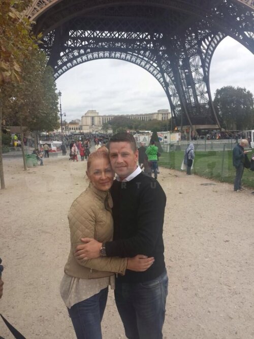 Cuplul Stoican, sub celebrul Turn Eiffel
