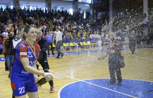 Luciana Marin e pregătită să desfacă şampania diseară, la finalul jocului cu Lublin