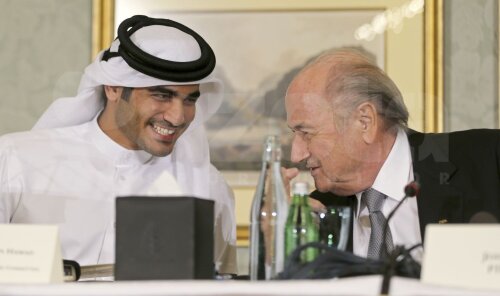 Blatter le zîmbeşte arabilor, dar îi ironizează în culise. La scrutinul pentru CM 2022, Sepp ar fi votat cu SUA // Foto: Reuters